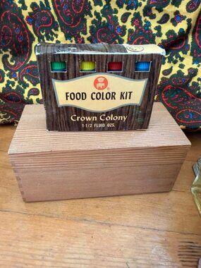 Vintage Crown Colony Food Color Kit Box 4 Bottles Safeway